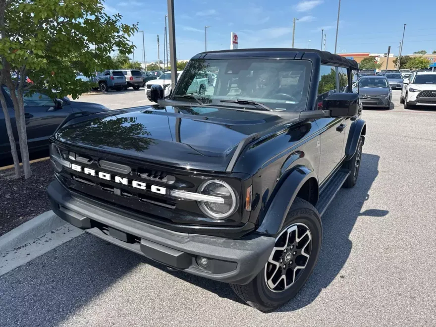 2021 Ford Bronco Outer Banks photo 1