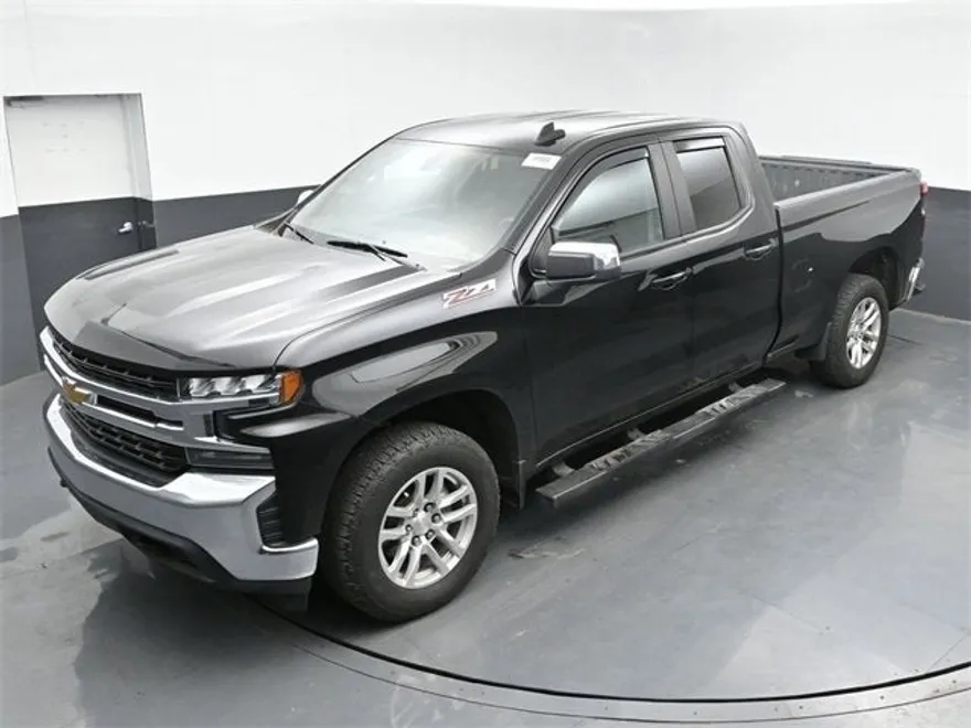 2020 Chevrolet Silverado 1500 LT photo 1