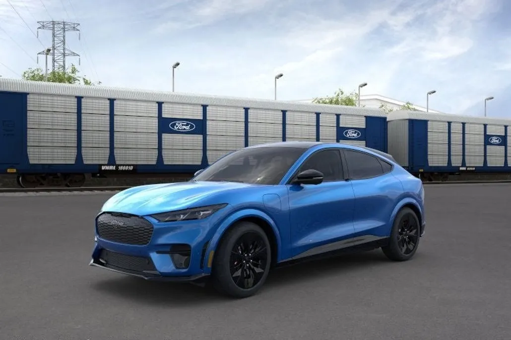2025 Ford Mustang Mach-E GT photo 1