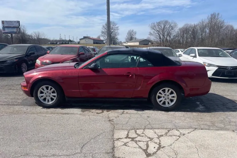 2007 Ford Mustang V6 Premium photo 1