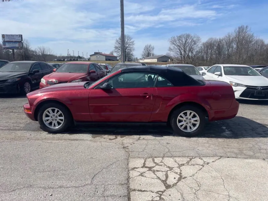 2007 Ford Mustang V6 Premium photo 1