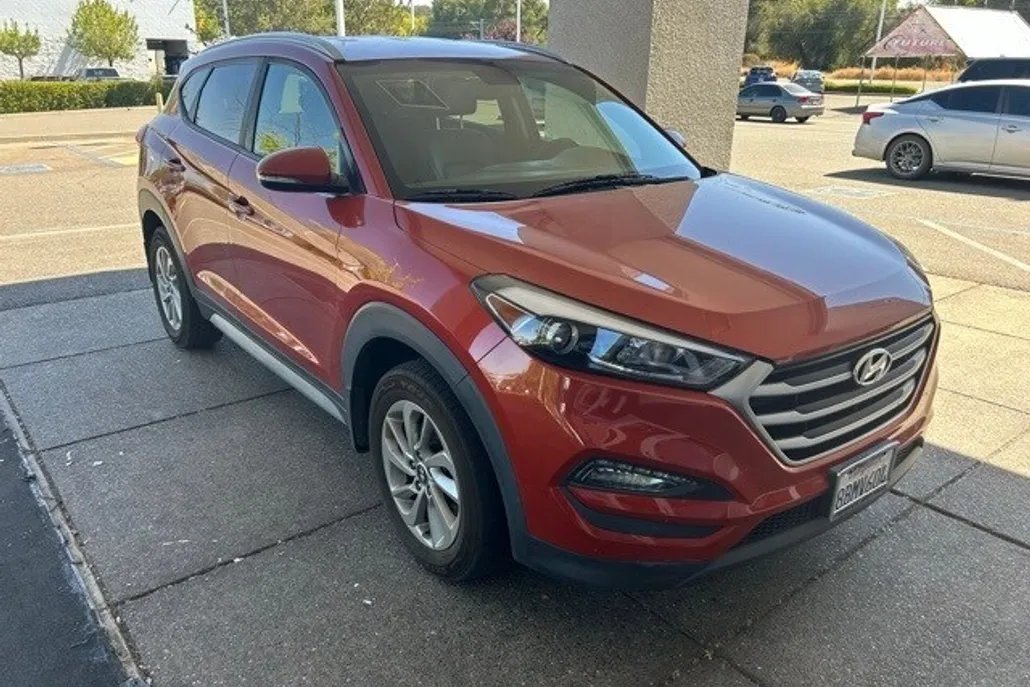 2017 Hyundai Tucson SE Plus photo 1