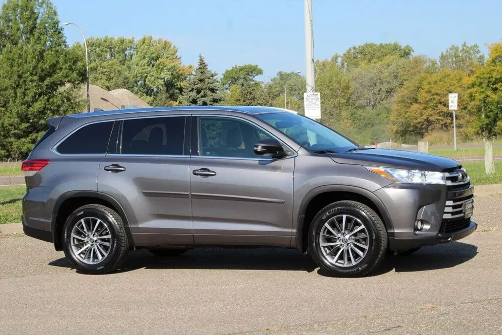 2018 Toyota Highlander XLE photo 1