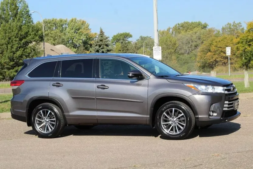 2018 Toyota Highlander XLE photo 1