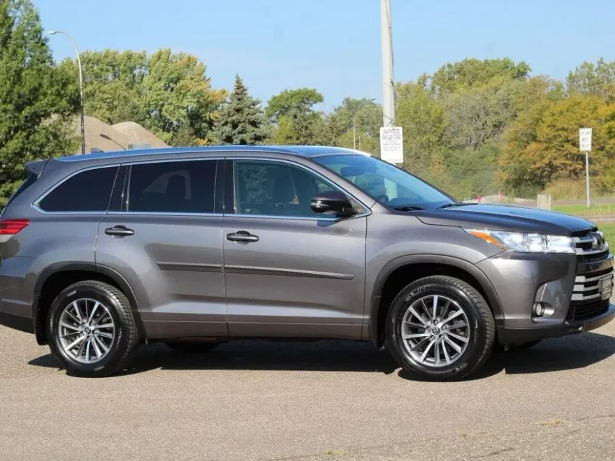 2018 Toyota Highlander XLE photo 1