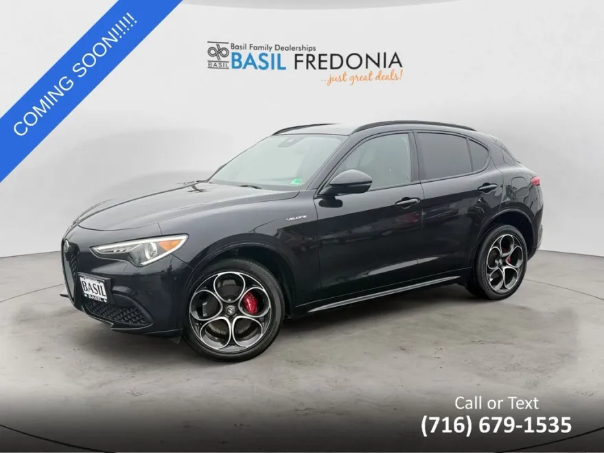 2022 Alfa Romeo Stelvio Ti Sport photo 1