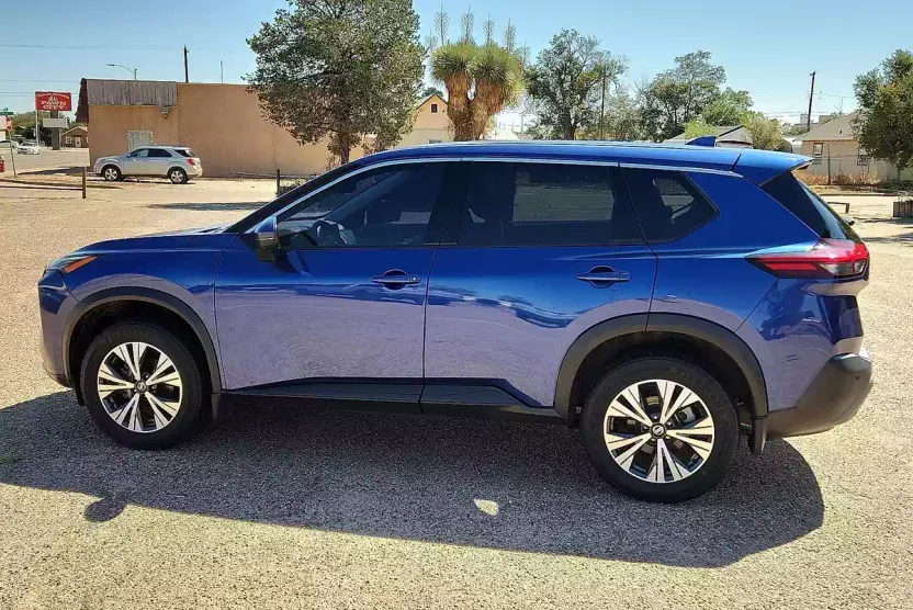 2021 Nissan Rogue SV photo 1