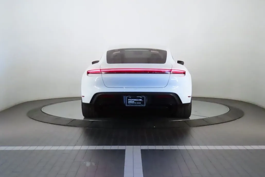 2022 Porsche Taycan GTS photo 1