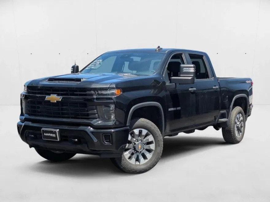 2024 Chevrolet Silverado 2500HD Custom photo 1