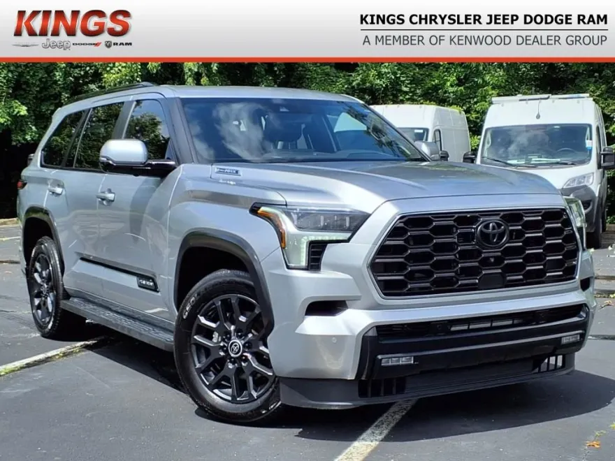 2024 Toyota Sequoia Platinum photo 1