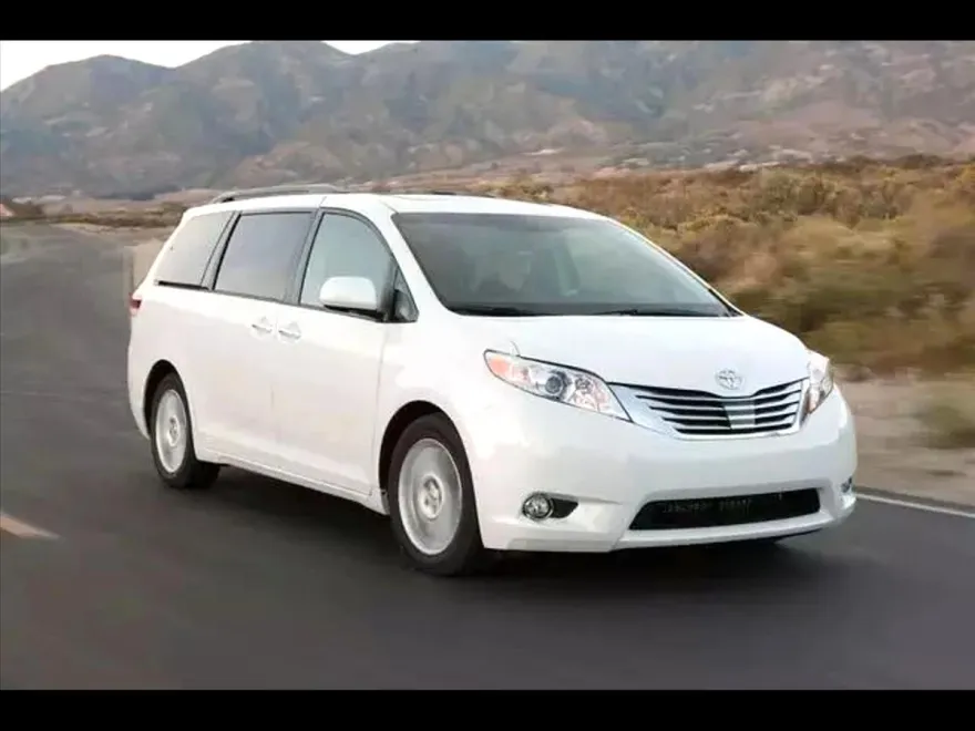 2014 Toyota Sienna XLE photo 1