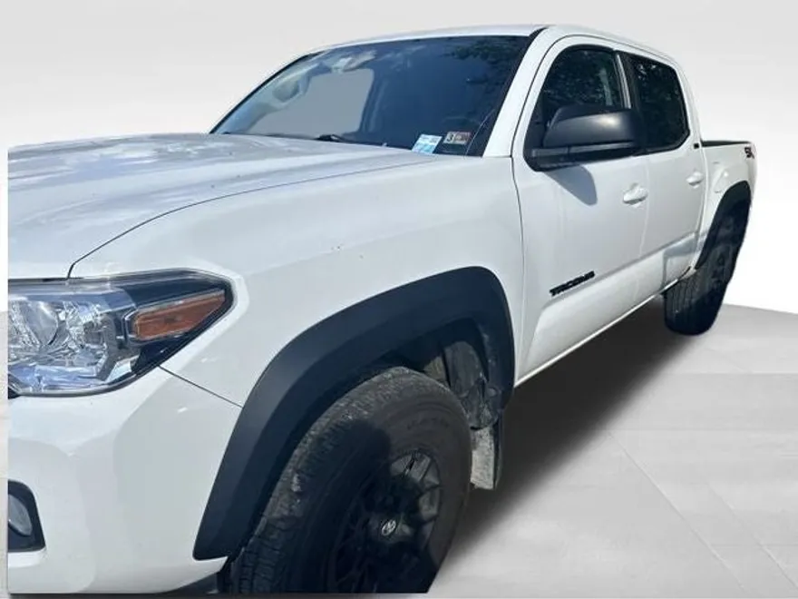 2023 Toyota Tacoma SR5 V6 photo 1