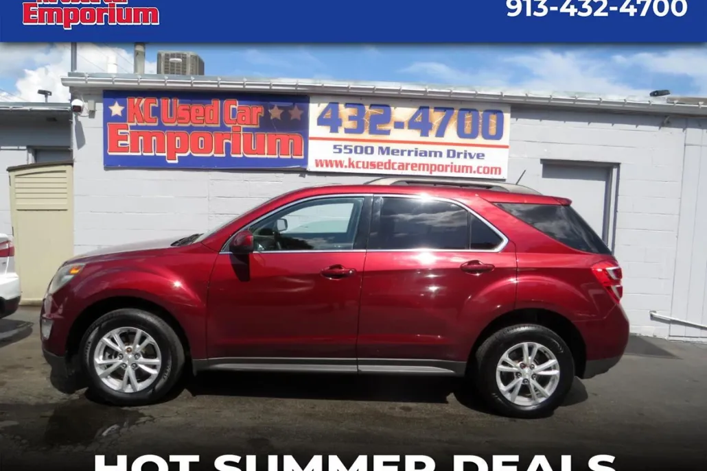 2017 Chevrolet Equinox LT photo 1