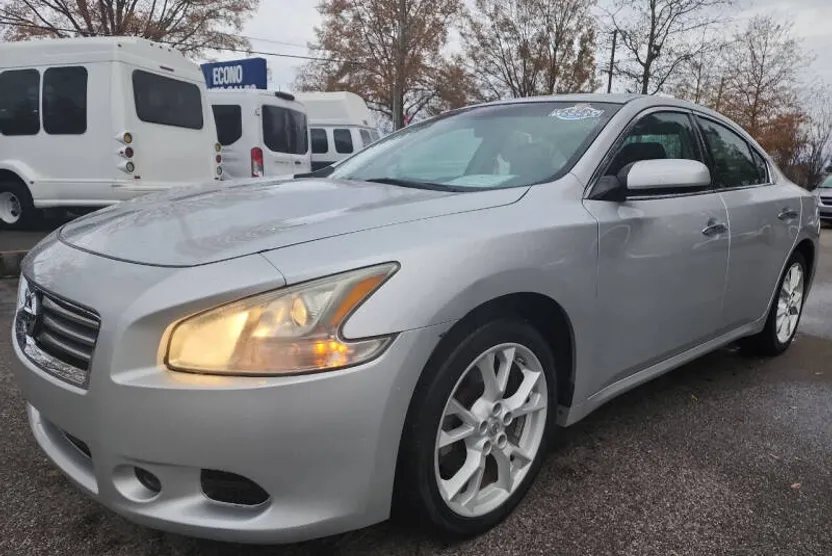 2012 Nissan Maxima S photo 1