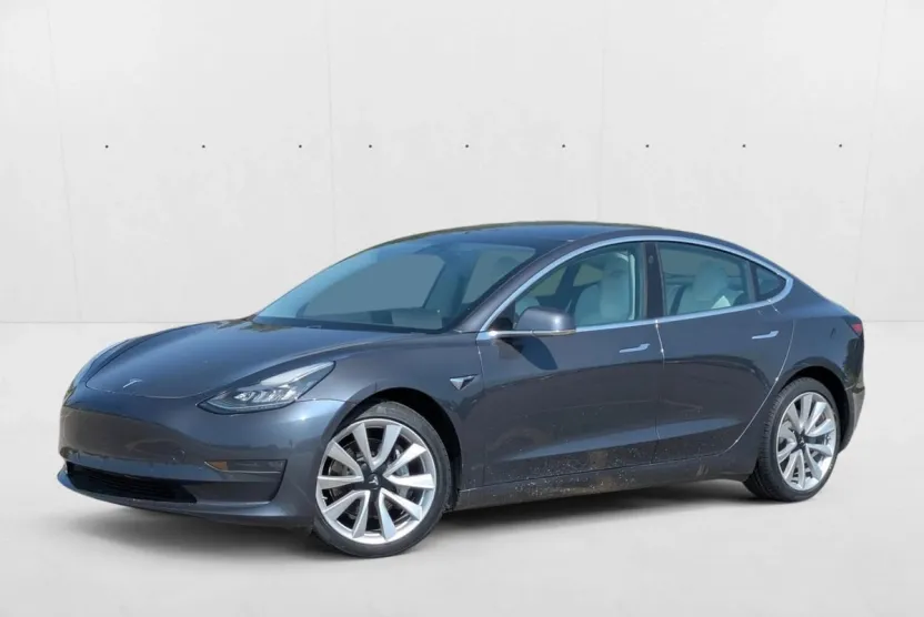 2019 Tesla Model 3 Long Range photo 1