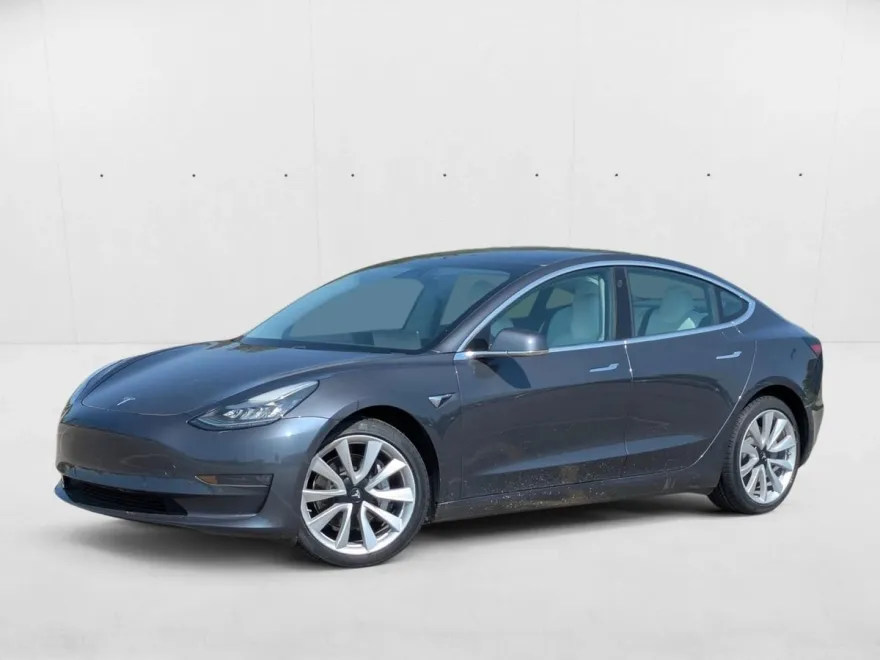 2019 Tesla Model 3 Long Range photo 1