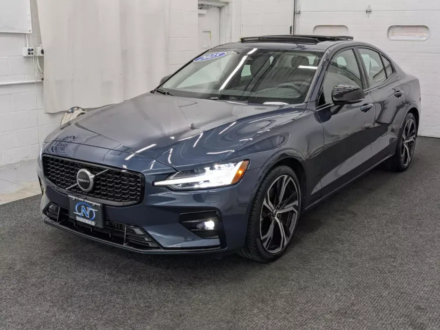 2025 Volvo S60 Core photo 1