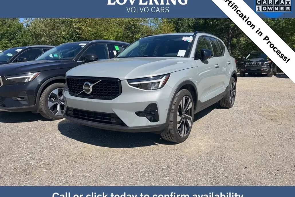 2025 Volvo XC40 Plus photo 1