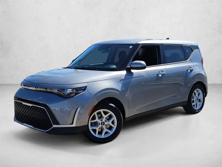 2023 Kia Soul LX S photo 1