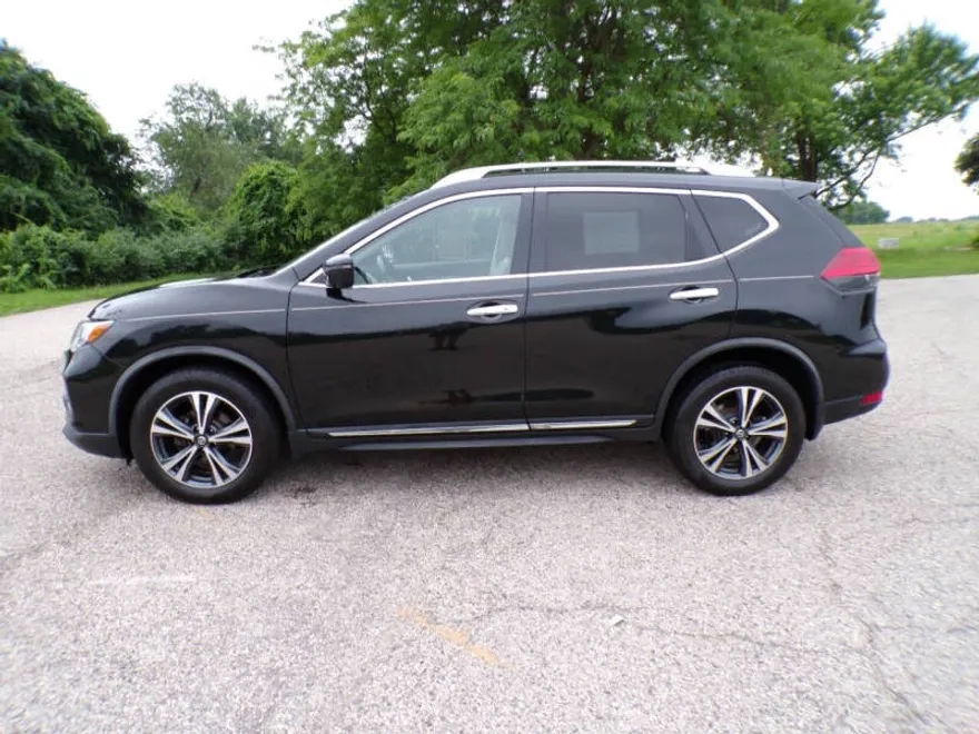 2017 Nissan Rogue SL photo 1