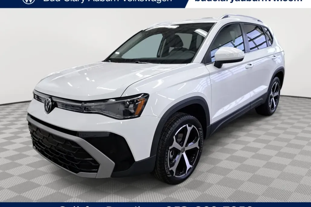 2025 Volkswagen Taos SEL photo 1
