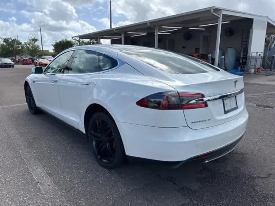2013 Tesla Model S Performance photo 1