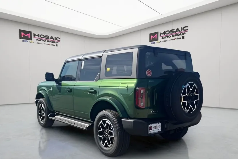 2025 Ford Bronco Outer Banks photo 1