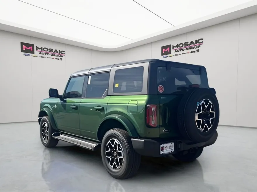 2025 Ford Bronco Outer Banks photo 1