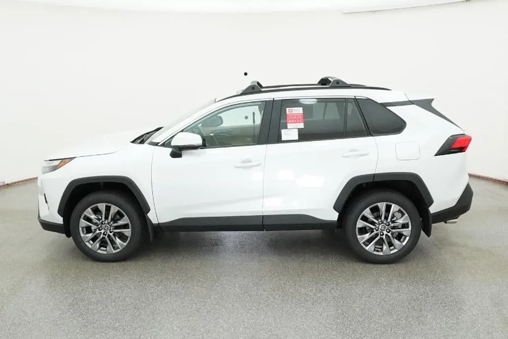 2025 Toyota RAV4 XLE Premium photo 1