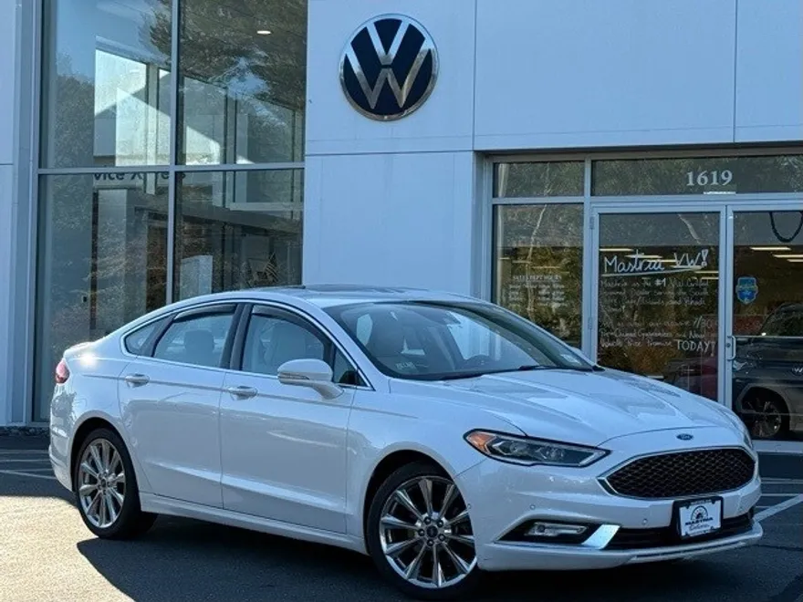 2017 Ford Fusion Platinum photo 1