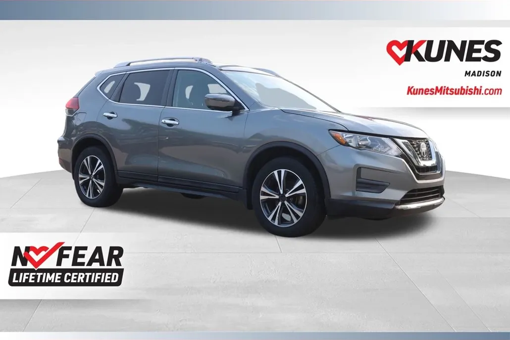 2020 Nissan Rogue SV photo 1
