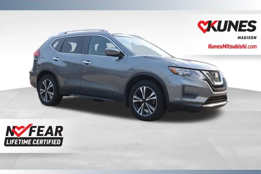 2020 Nissan Rogue SV photo 1
