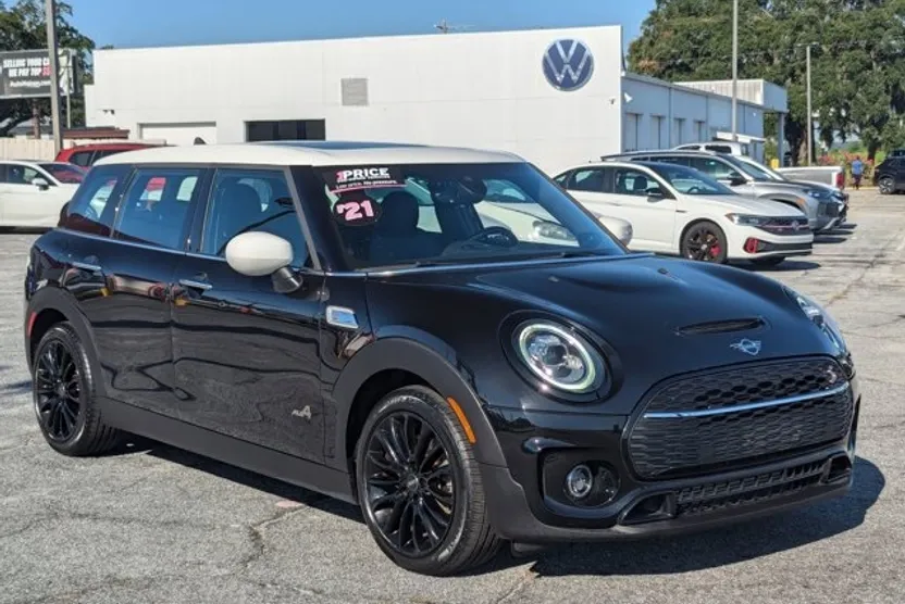 2021 Mini Clubman Base S ALL4 photo 1