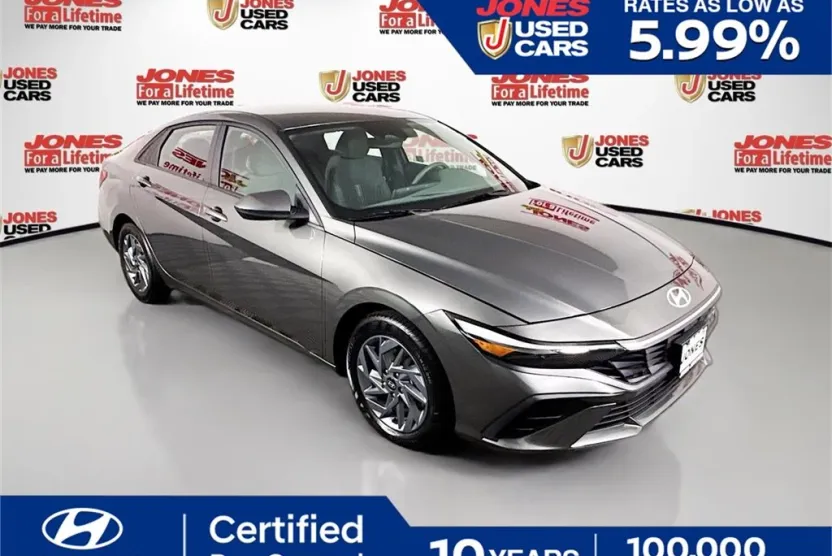 2024 Hyundai Elantra SEL photo 1