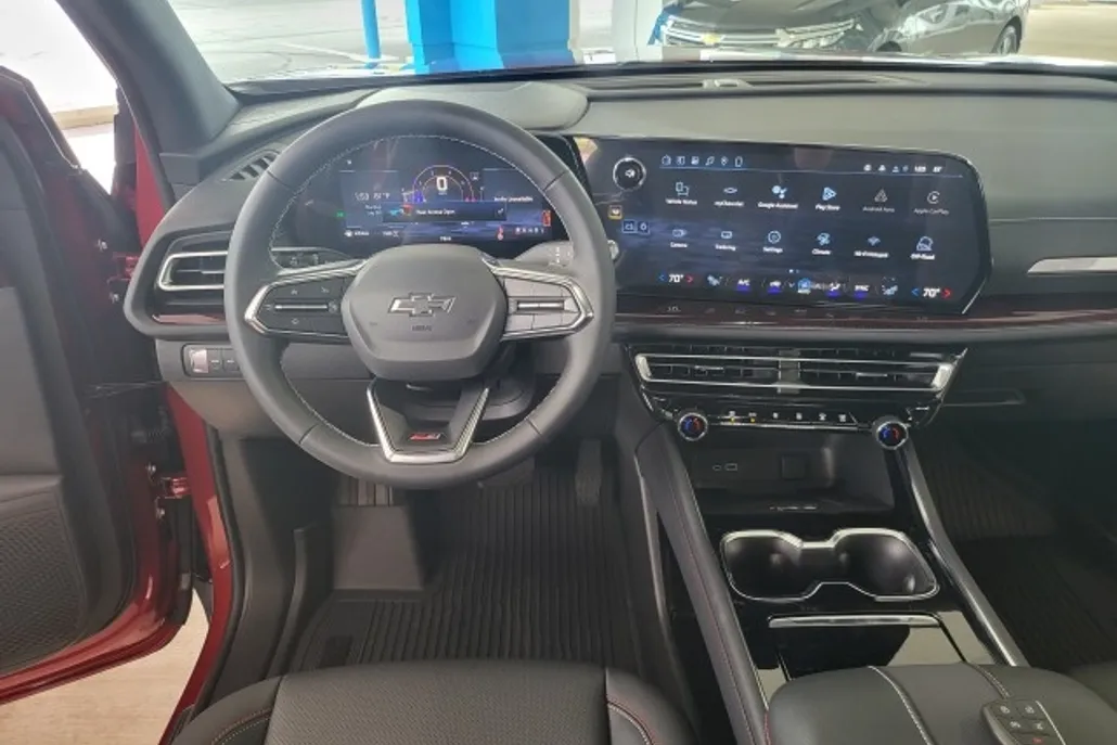 2026 Chevrolet Traverse Z71 photo 1