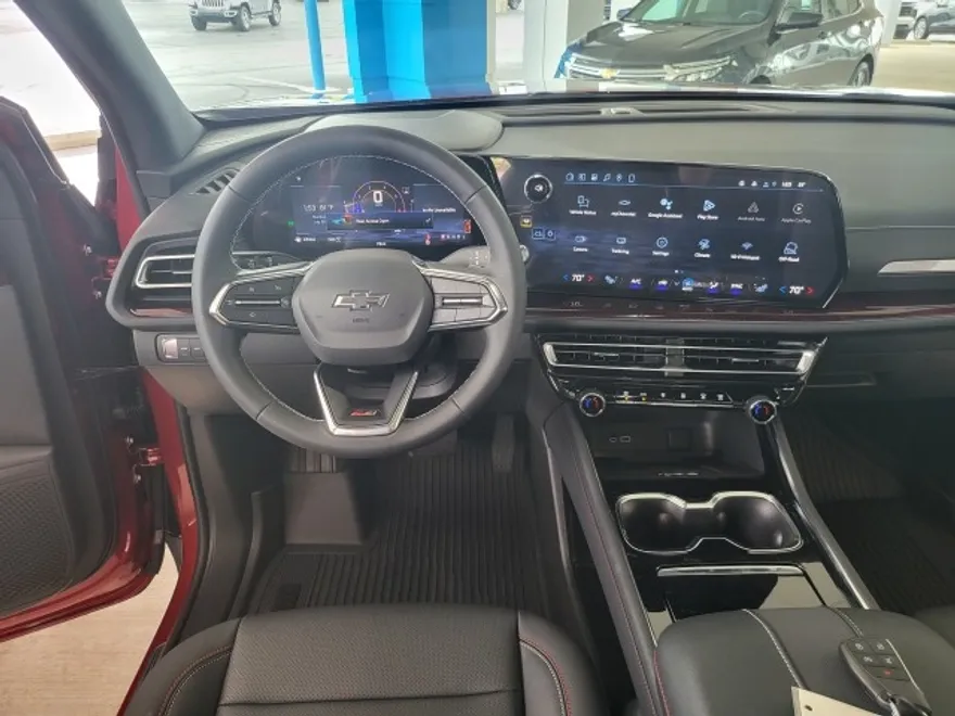 2026 Chevrolet Traverse Z71 photo 1