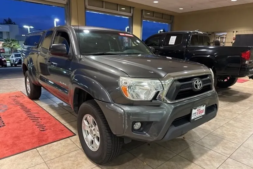 2012 Toyota Tacoma V6 Access Cab 4x4 photo 1