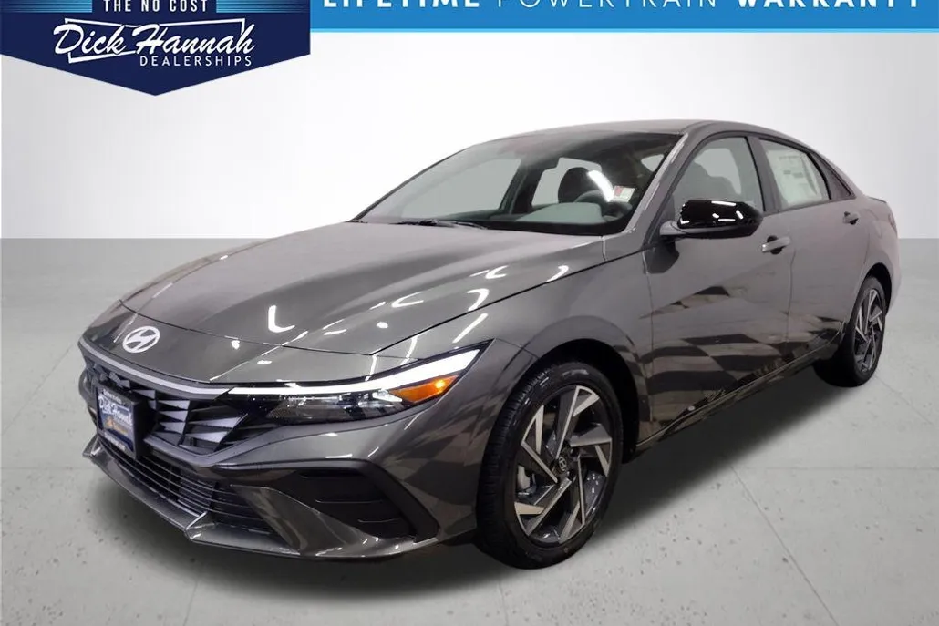 2025 Hyundai Elantra SEL Sport photo 1