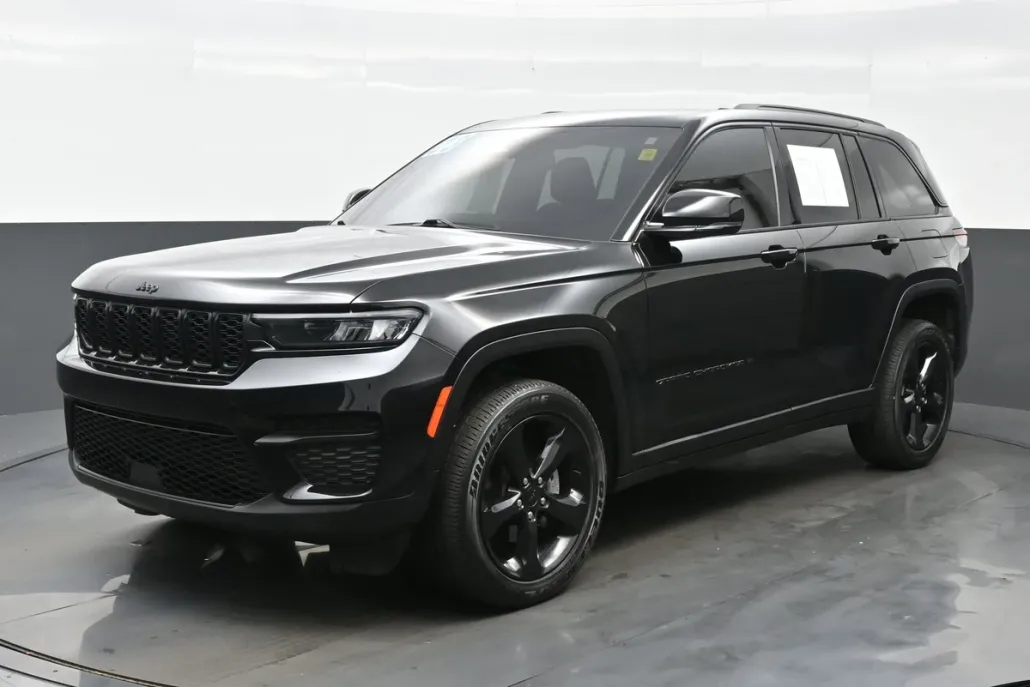 2023 Jeep Grand Cherokee Altitude photo 1