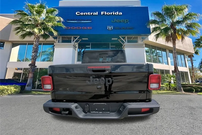 2025 Jeep Gladiator Sport S photo 1