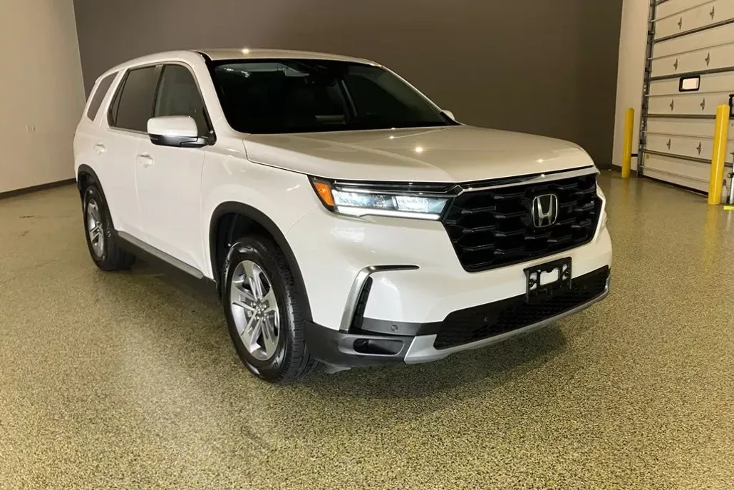 2025 Honda Pilot EX-L photo 1