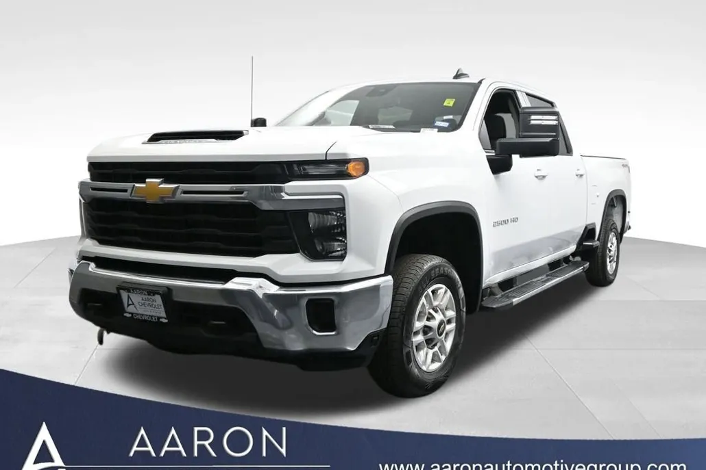2024 Chevrolet Silverado 2500HD LT photo 1