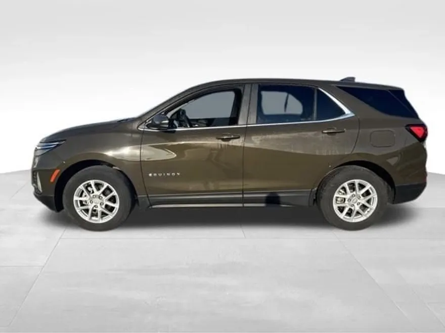 2023 Chevrolet Equinox LT photo 1