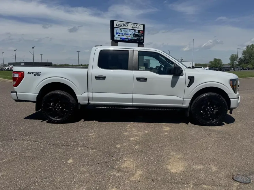 2023 Ford F-150 XL photo 1