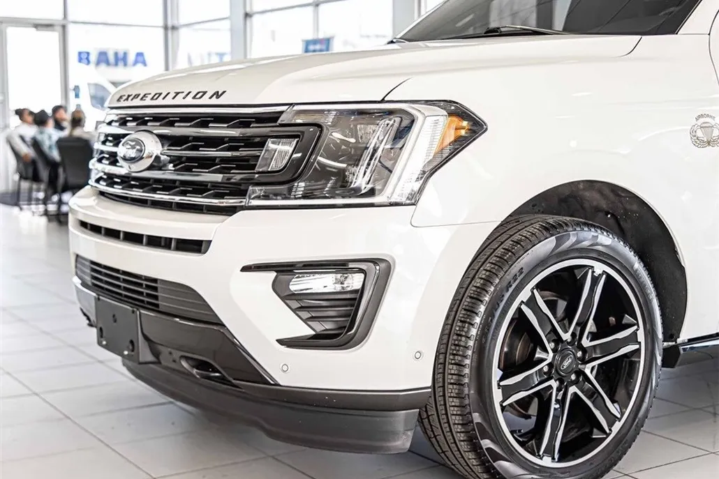 2021 Ford Expedition Limited photo 1
