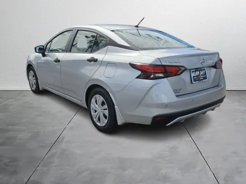 2021 Nissan Versa S photo 4