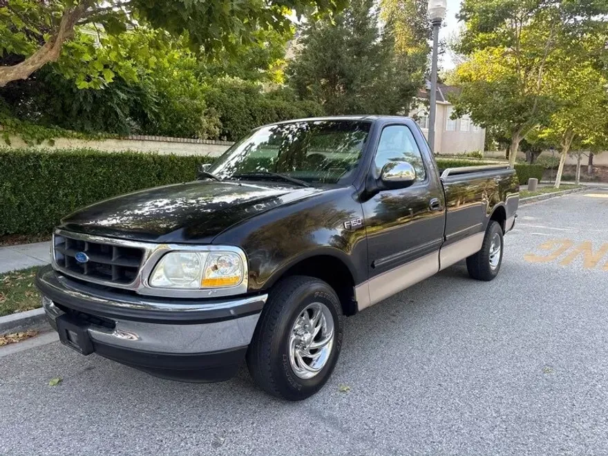 1997 Ford F-150 XLT photo 1