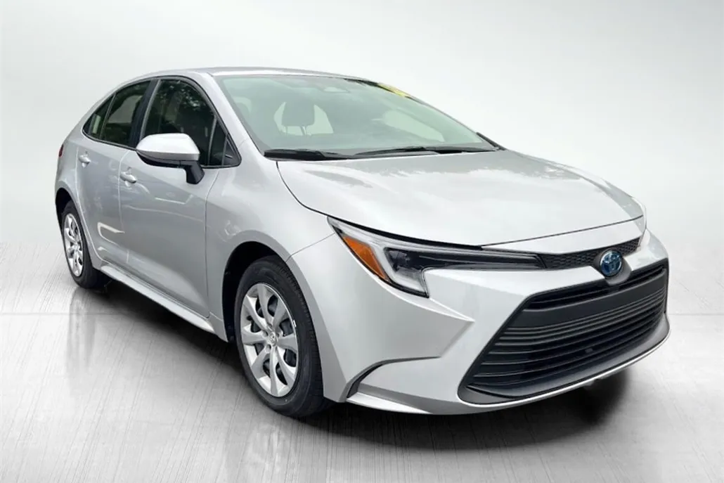 2025 Toyota Corolla Hybrid LE photo 1