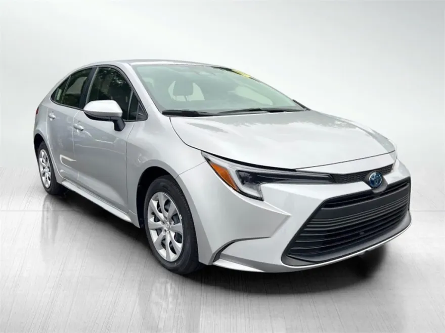 2025 Toyota Corolla Hybrid LE photo 1