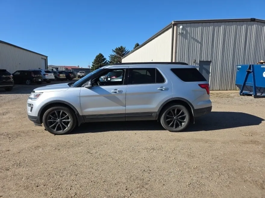 2018 Ford Explorer XLT photo 1